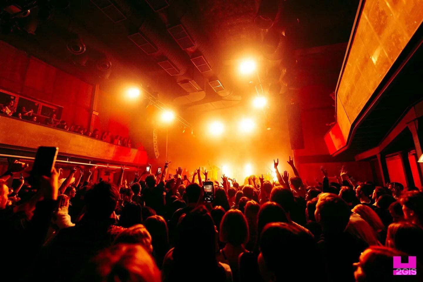 Концертный зал урбан москва. Большая новодмитровская 36 с 24 урбан. Концертный зал урбан москва. Урбан флакон москва. Урбан клуб москва.
