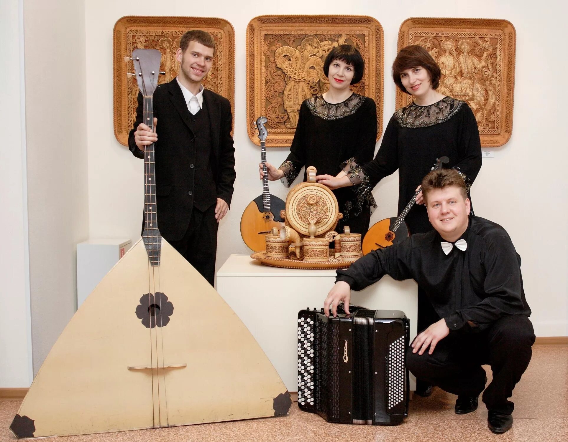 Квартет и дмитрий 2021. Квартет мелодион. Квартет и би 2. Квартет и квартетник. День радио квартет и спектакль.