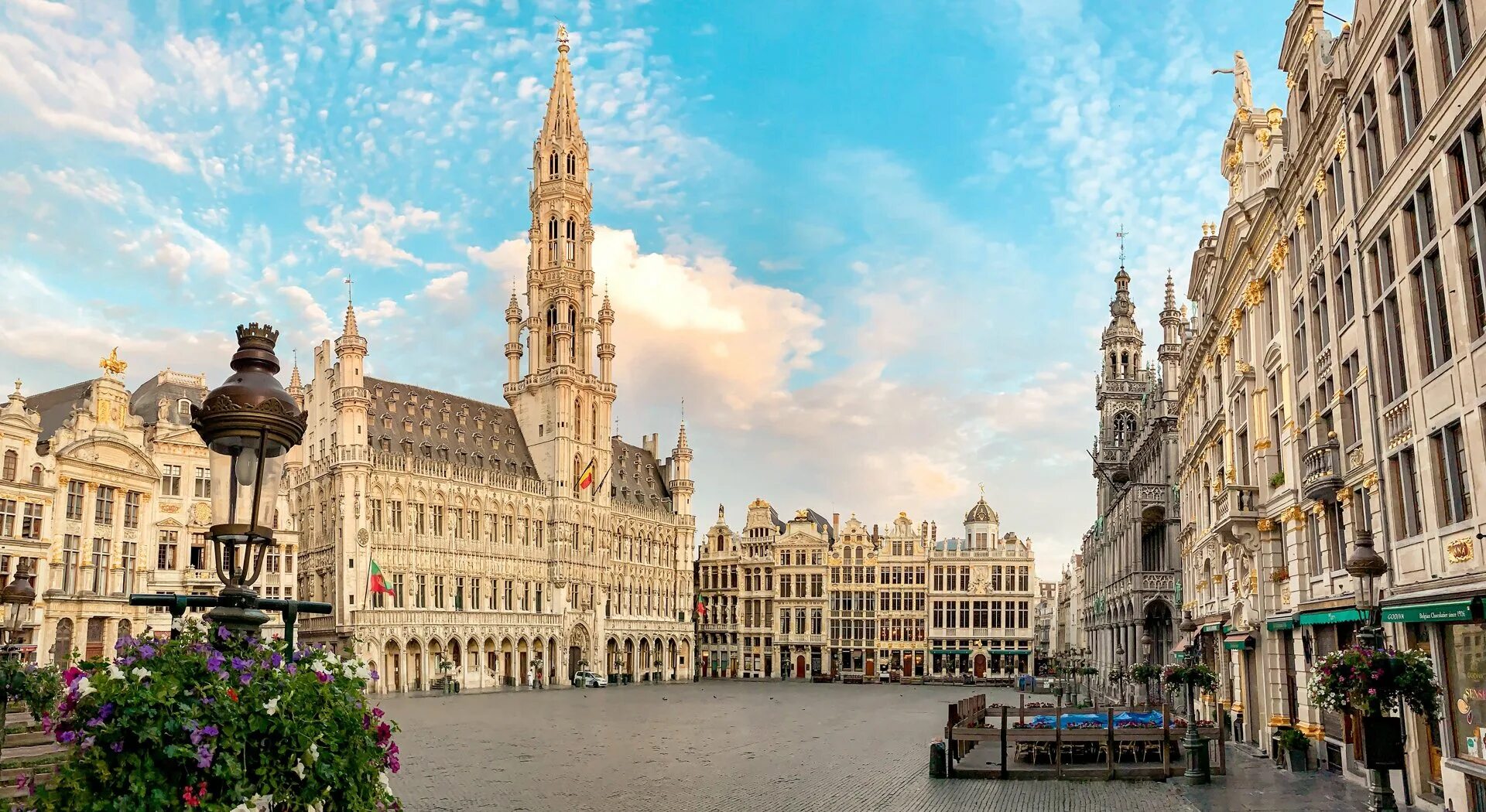 Брюссель чья столица. Гранд плас брюссель. Столица бельгии брюссель. Город халле бельгия. Бельгия брюссель.