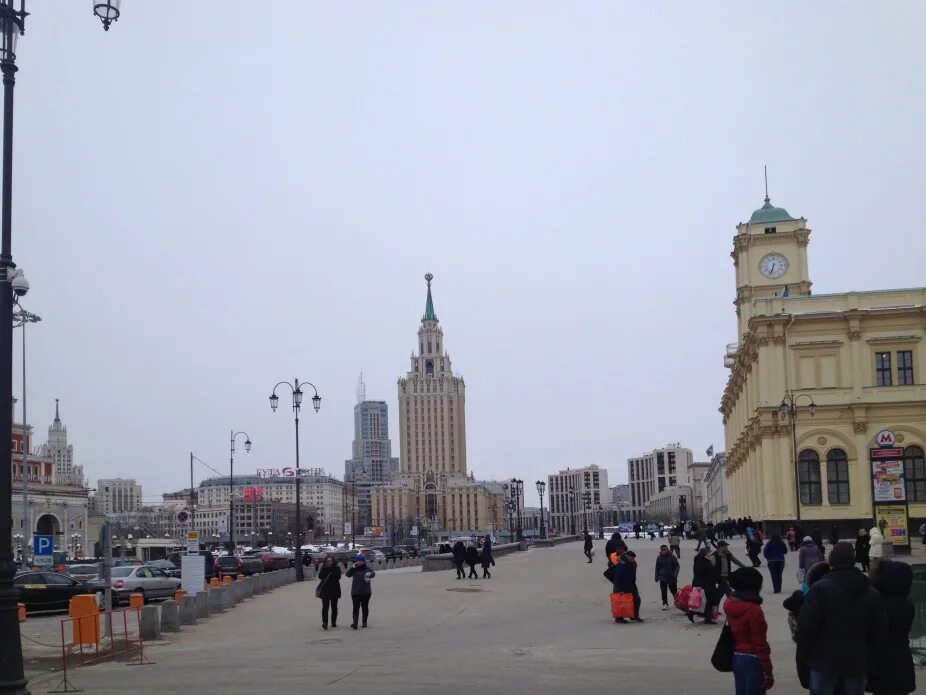 Площадь 3 х. Площадь 3х вокзалов в москве. площадь 3 вокзалов в москве. комсомольская площадь три вокзала. московский вокзал комсомольская площадь.