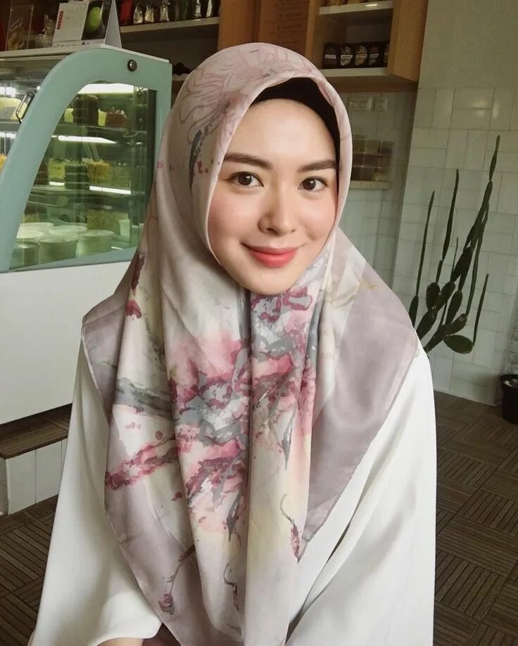 Melly jilbobz. Home tv jilbab. Jilbab digrepe. Jilboobs kacamata. Jilbab bikini.