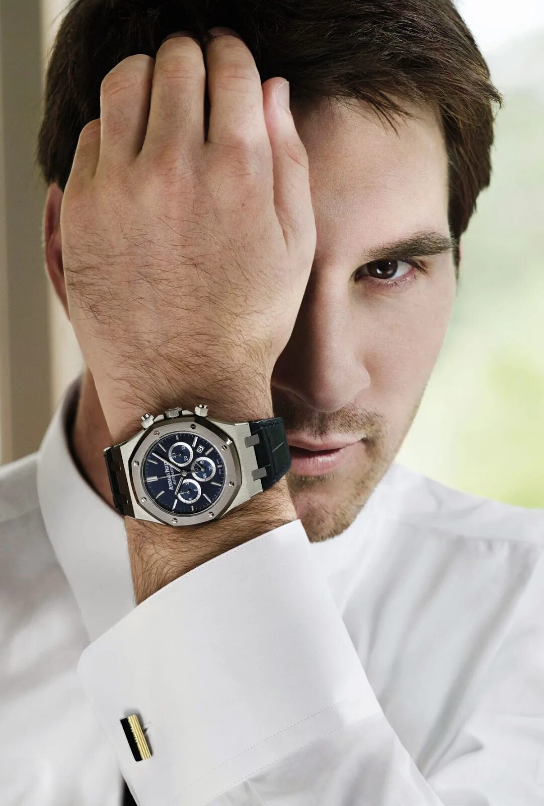 Муж на часы для женщины. Audemars Piguet Messi. Audemars Piguet Leo Messi. Audemars Piguet Royal Oak Leo Messi. Audemars Piguet Leo Messi Limited Edition.