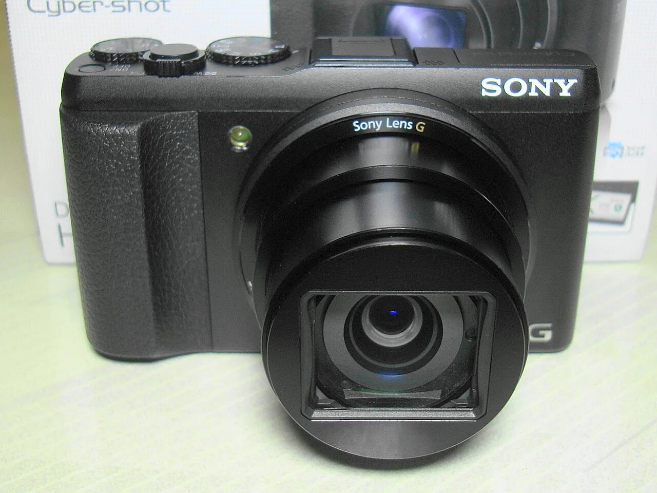 Cyber-shot ™ HX400 Nova