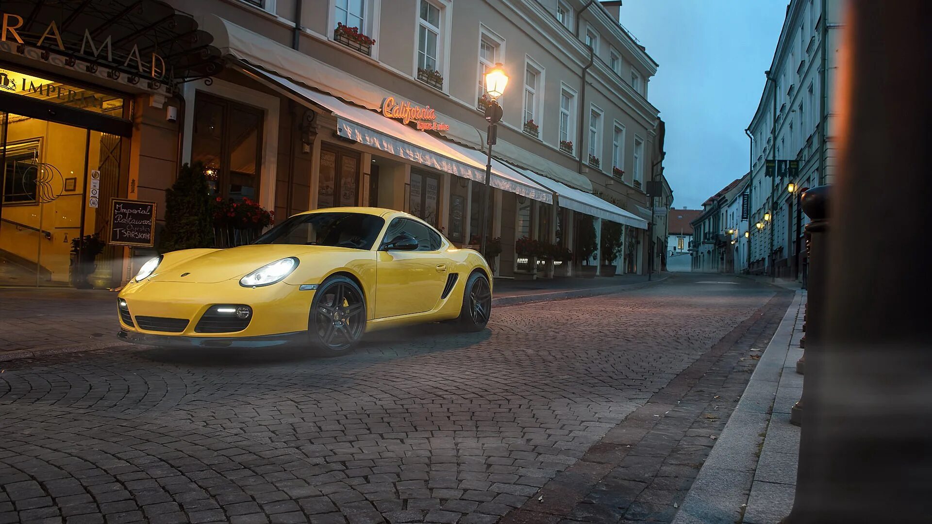 Включи машина на улице. Porsche 911 на улицах. Машина на улице. Машины на улицах города. Vfibuf YF EKWBT.