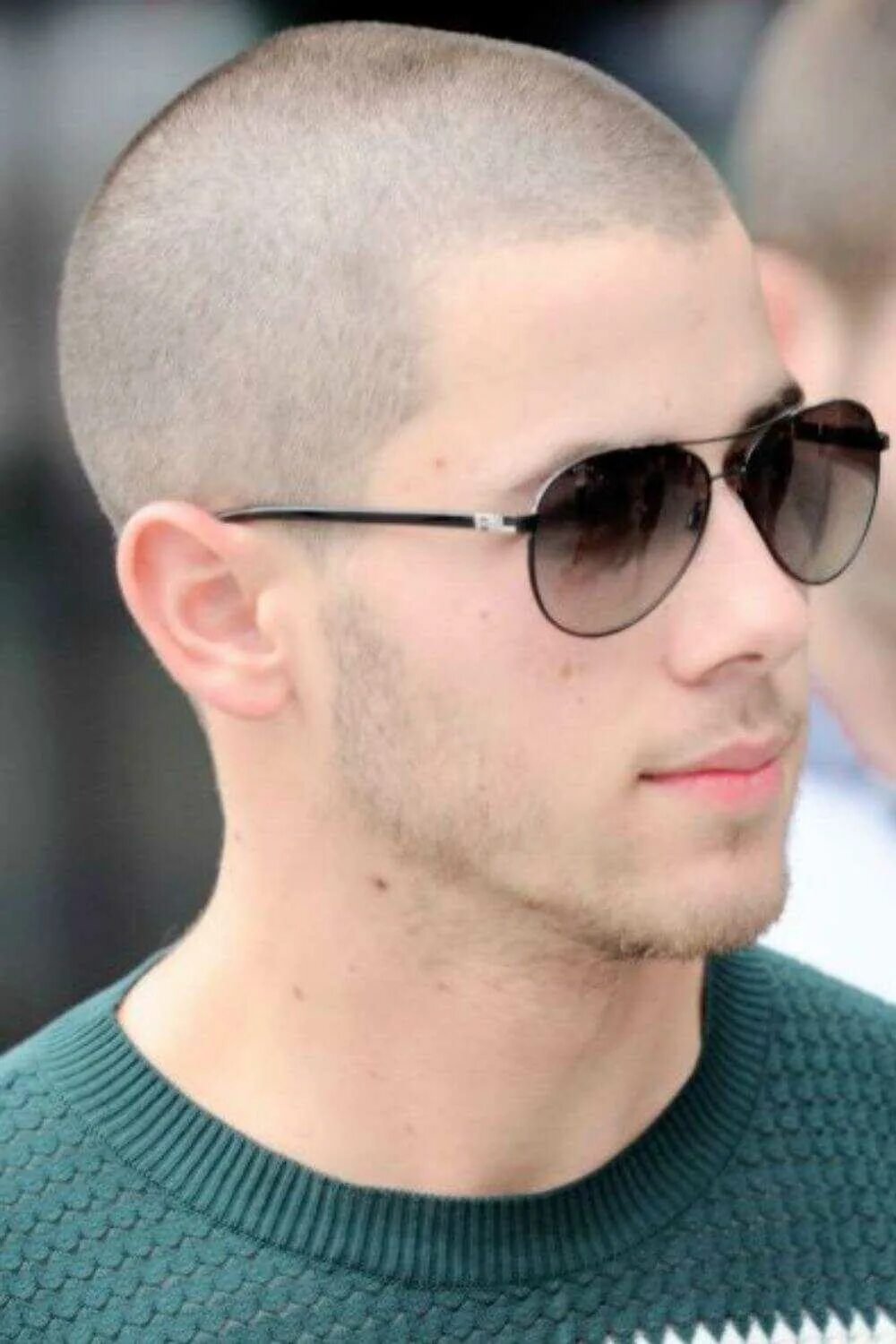 Под ноль три. Стрижка buzzcut мужская. buzz cut стрижка мужская. стрижка buzz cut 2025. налысо 3.
