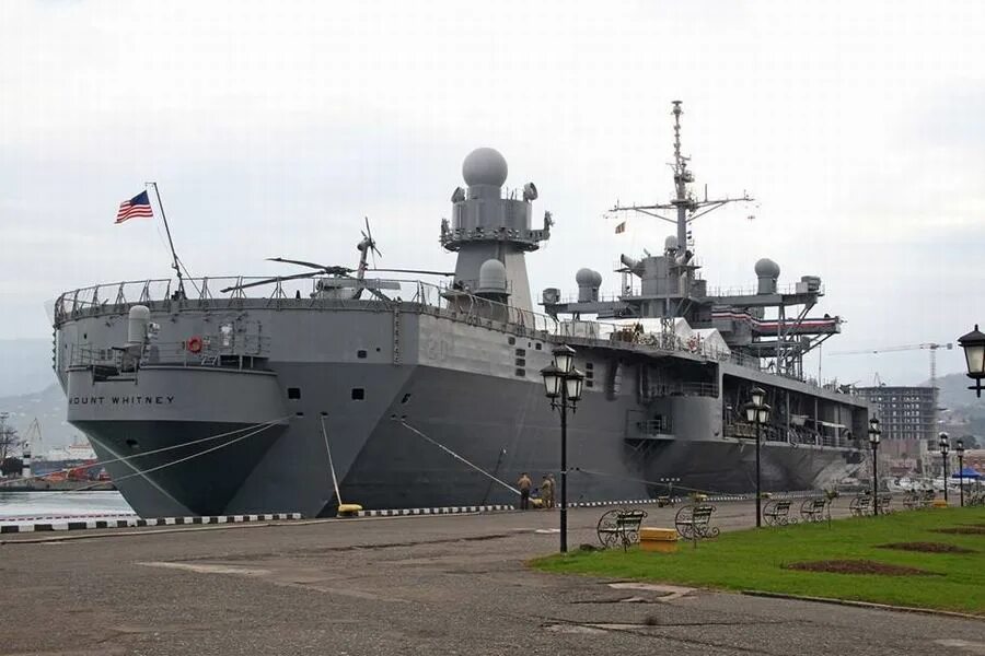 Корабль uss mount whitney. Флагманский корабль вмс сша uss mount whitney. Estet двери флагман 3. Флагман китайского флота. Маунт уитни корабль.
