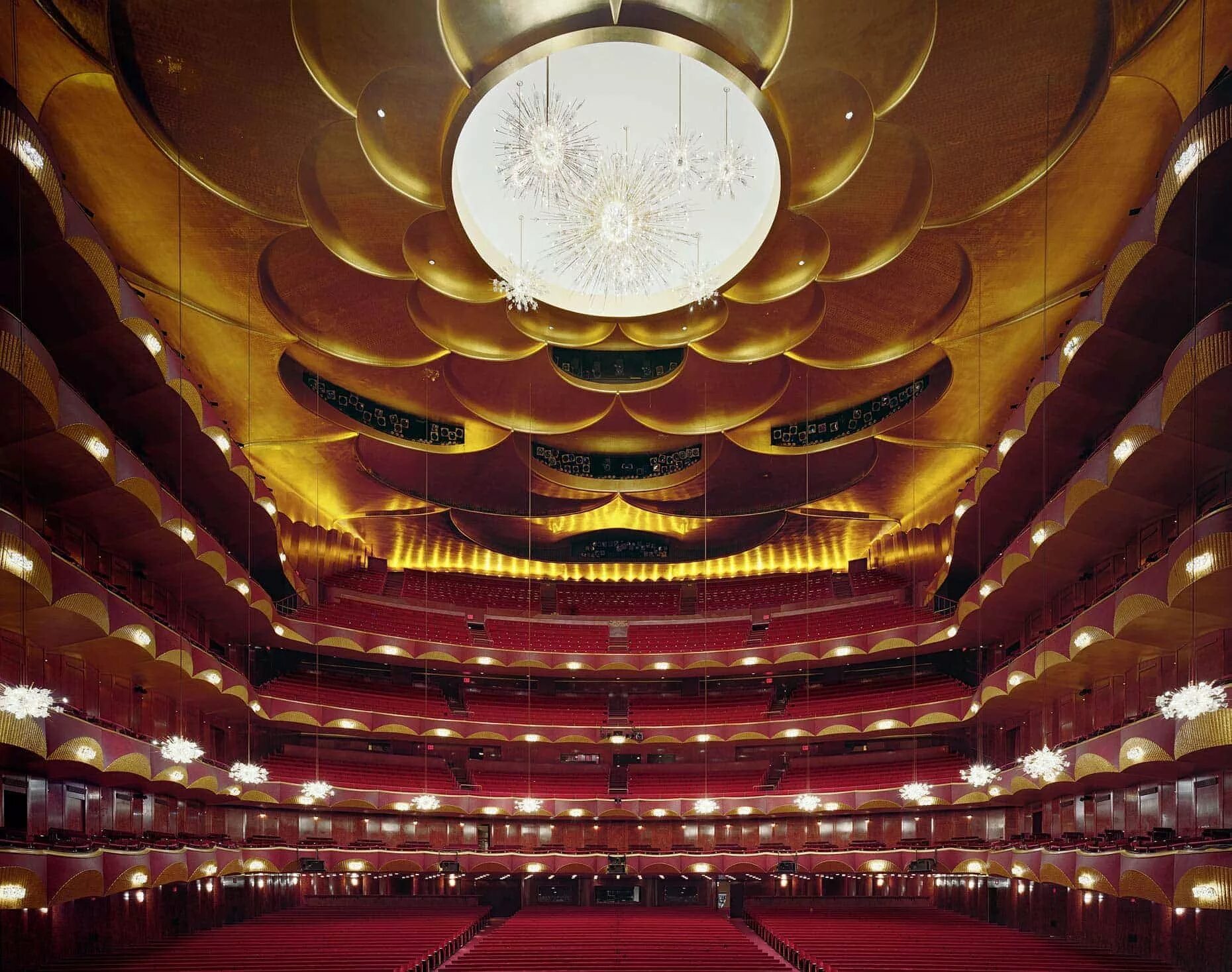 Метрополитен-опера, Нью-Йорк, США. The Metropolitan Opera House Нью-Йорк США. Метрополитен опера в Нью-Йорке зал. Метрополитен опера театр. Названия известных театров