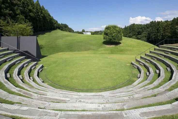 Marta Pan: Amphitheatre Art Installations, Sculpture, Contemporary Art Landscape