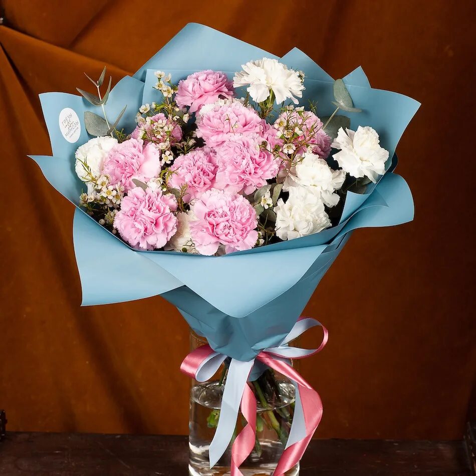 Букеты до 1000. Букет за 500 рублей. Букет за 700 рублей. Бюджетные букеты. Стильный букет до 1000.