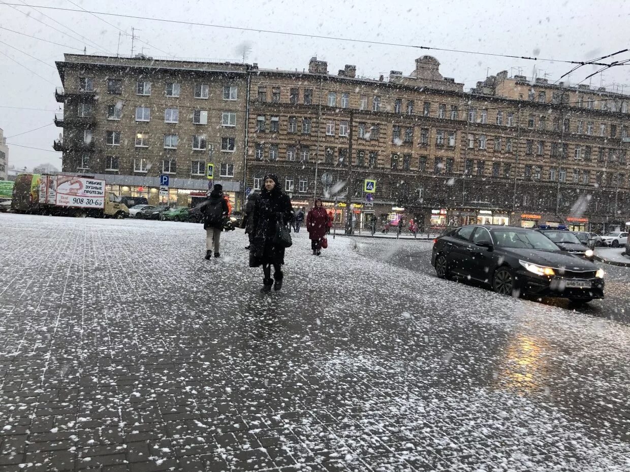 Обычная погода в питере. Снегопад в СПБ. Мокрый снег Питер. Ветер в Питере. Дождь со снегом в СПБ.