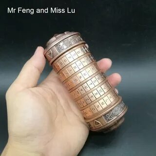Витя нашел игрушечный кодовый замок