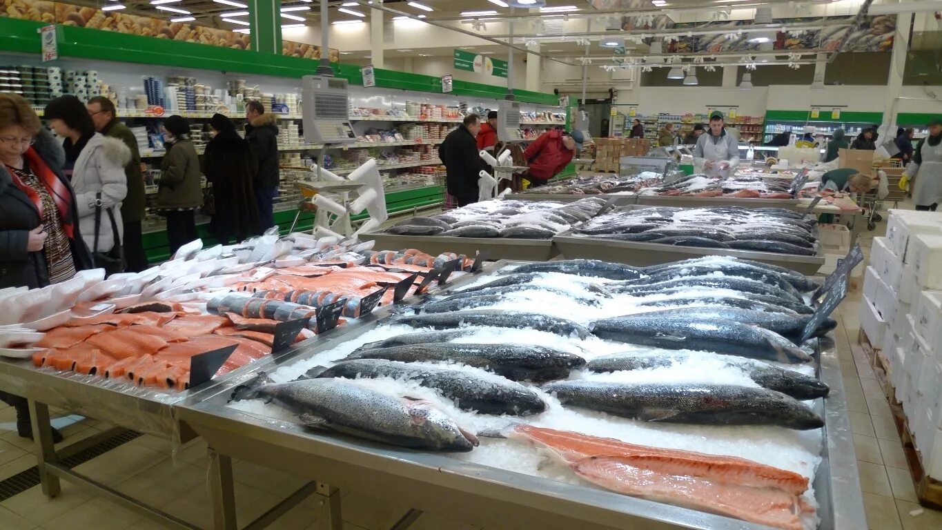 Где купить недорого рыбы. Рыба на прилавке. Рынок рыбной продукции. Поставка рыбы. Рыбные оптовые базы.