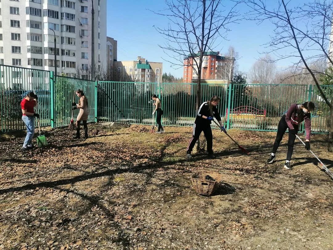 Субботник в доу. Экологический субботник. Экологический субботник в детском саду. Субботник в ДОУ С детьми.