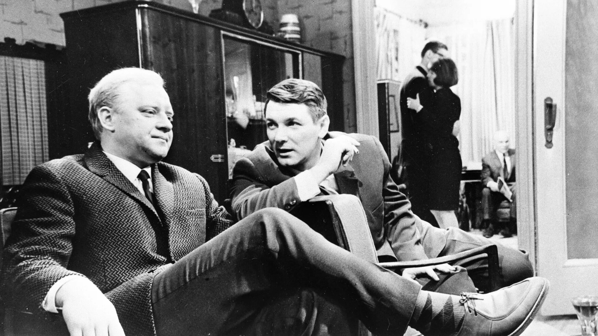 Барды ноты. Визбор лыжи у печки стоят. Визбор ноты. Юрий визбор. Визбор лыжи у печки стоят.