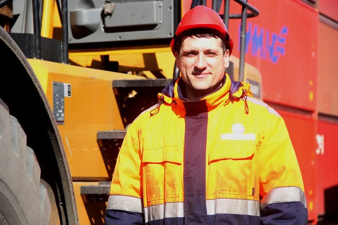 докер механизатор это. докер-механизатор стропальщик. профессия докер механизатор. докер в порту. докер механизатор это.