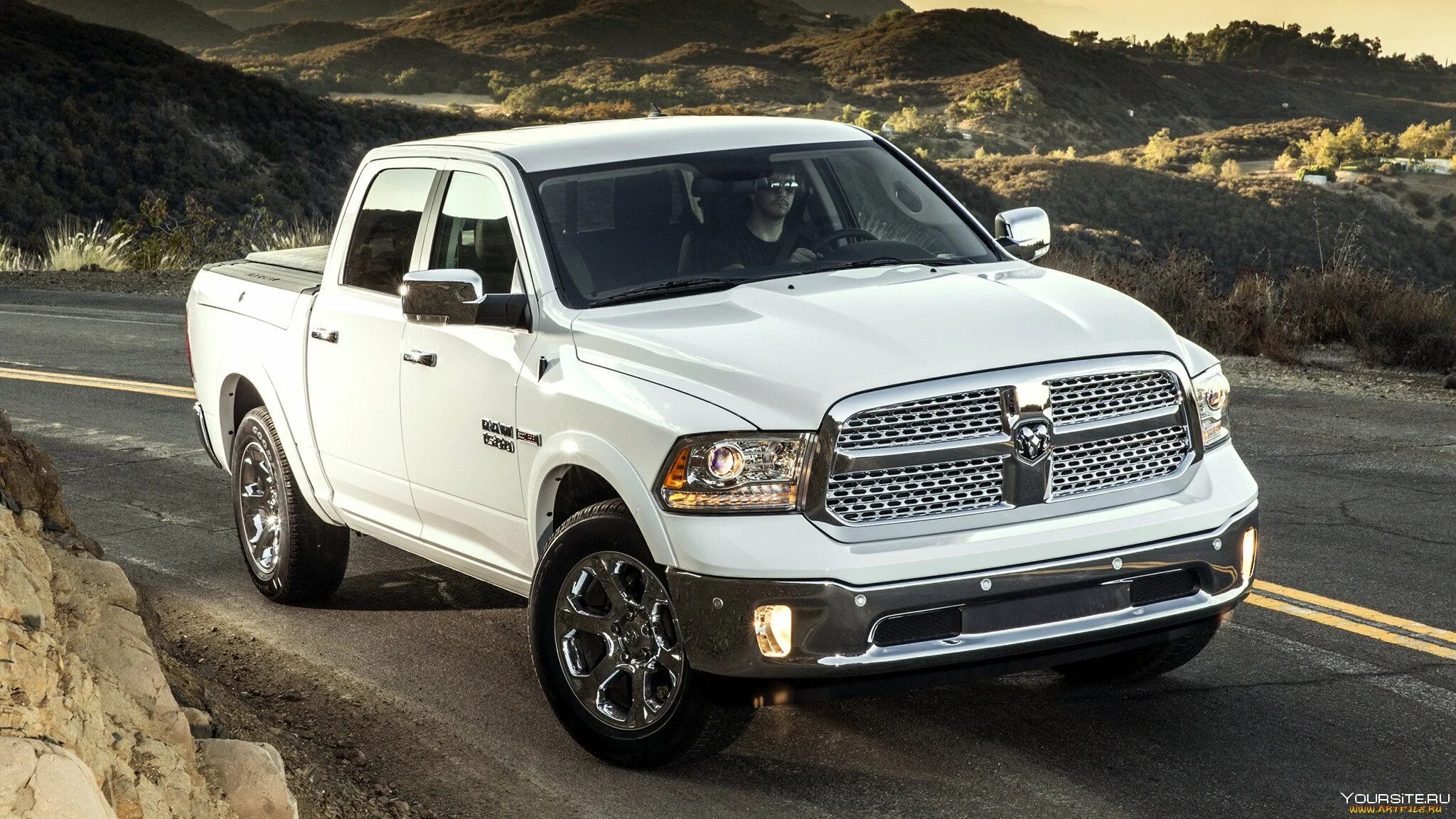 Пикапы вес. Dodge Ram 1500 2015. Dodge dodge Ram 2015. Dodge Ram 1500 2013. Dodge Ram 1500 Laramie.