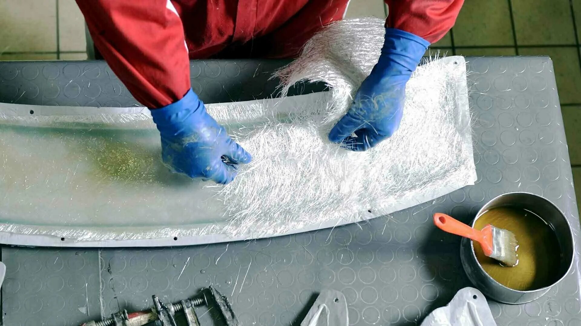 полиэфирная смола для стеклопластика. стекломат u528. формы из стекловолокна. стеклоткань на лодку. стеклопластиковая лодка пелла.