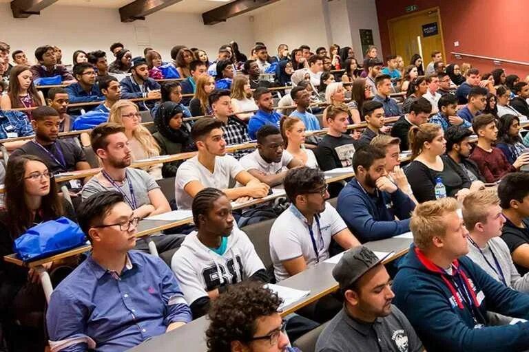 F university. Стэнфордский университет студенческая жизнь. гринвичский университет студенты. stanford university студенты. стэнфорд университет факультеты.