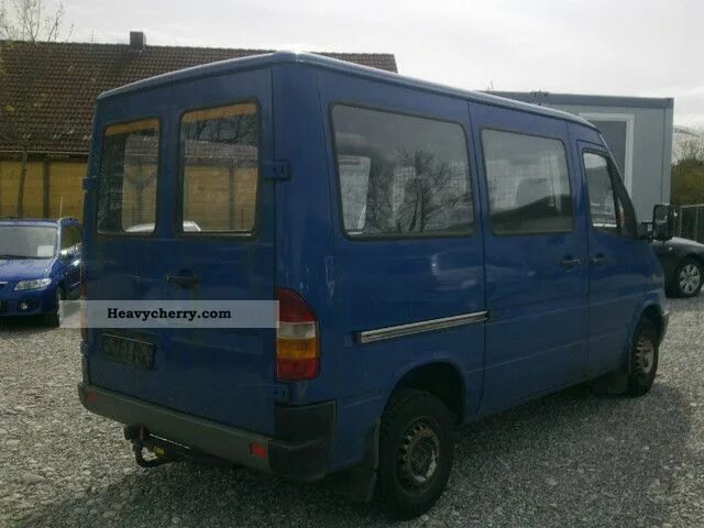 Sprinter 208d. Спринтер 208 д. Mercedes-Benz 208d фургон. Мерседес спринтер 208д