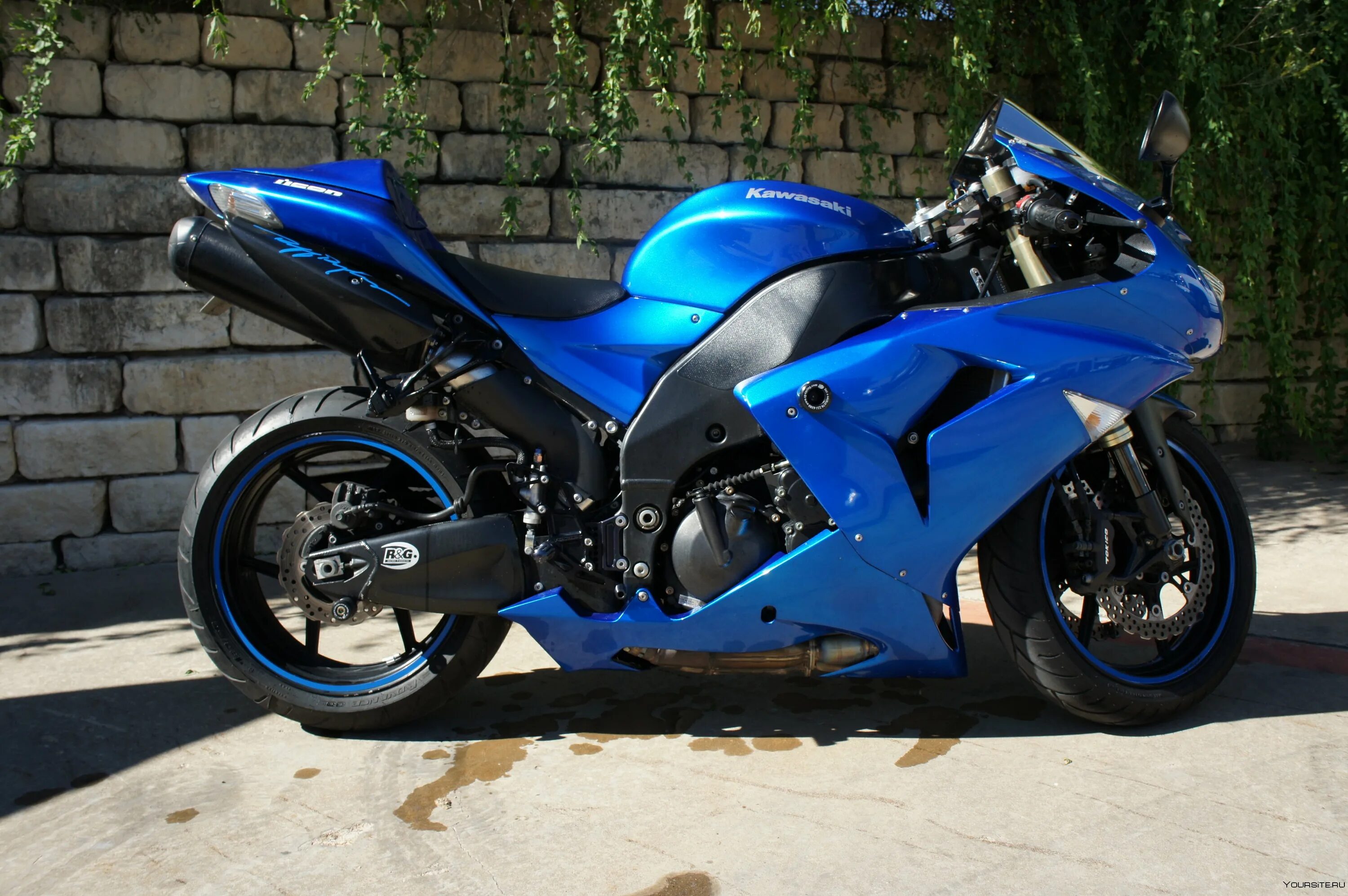 Кавасаки ниндзя 650 синий. Кавасаки синий. Кавасаки zx 10 2007. Kawasaki ninja 250r синий. Кавасаки синий.