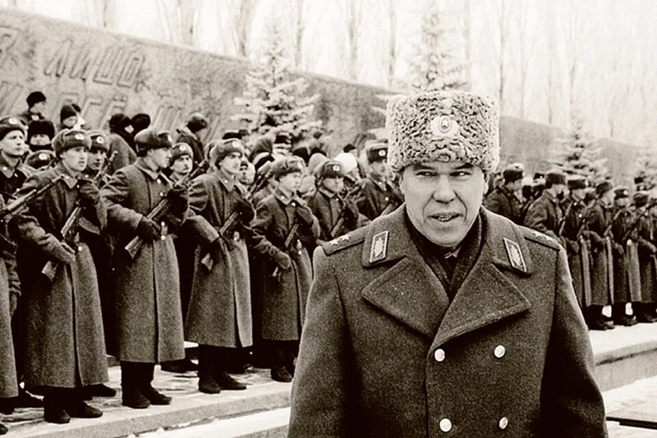 Генерал рохлин фото Памяти Льва Яковлевича Рохлина (1947-1998)