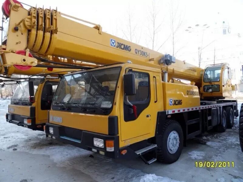 Кран 40 м стрела. Автокрана 25т стрела 40м xcmg. автокран 32 т 28м стрела. кран 32т стрела 40м. кран 32т стрела 34м гусёк.