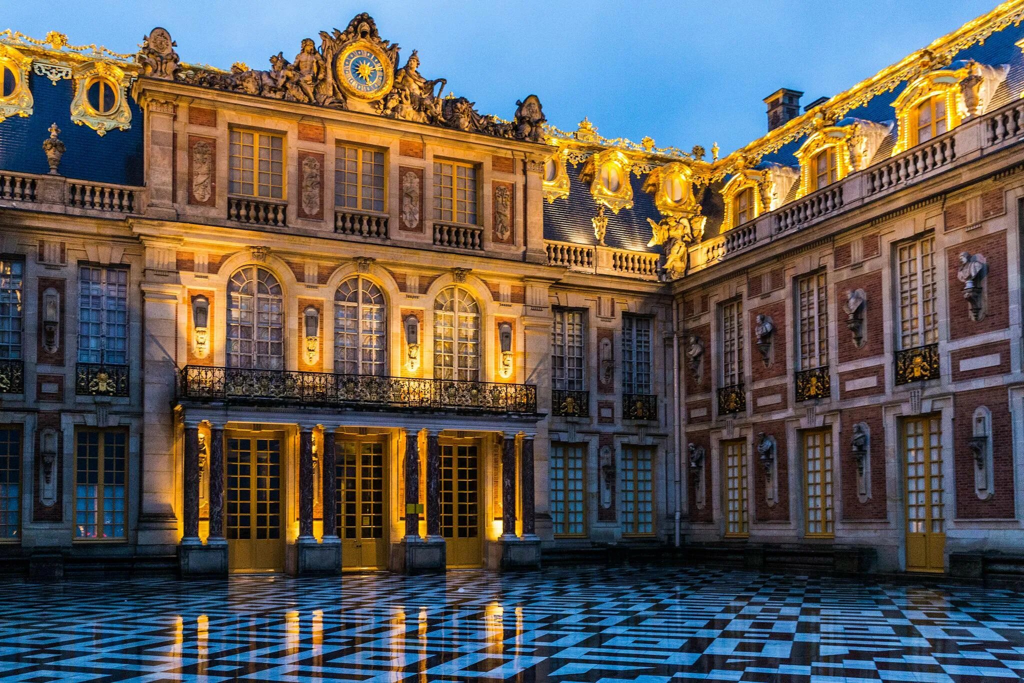 Chateau de versailles. Версальский дворец. Версаль. Дворец Версаль в Париже. Замок Версаль Франция. Королевский двор Версальского дворца.