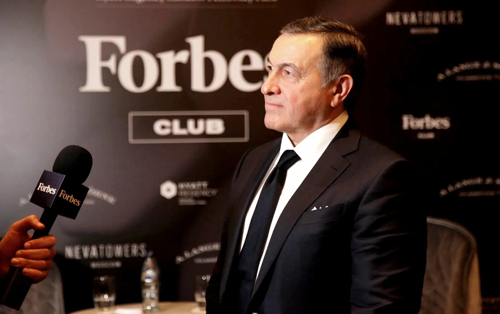 Араз Агаларов форбс 2022. Forbes Club фото с мероприятий. Араз Искендер оглы Агаларов фото.