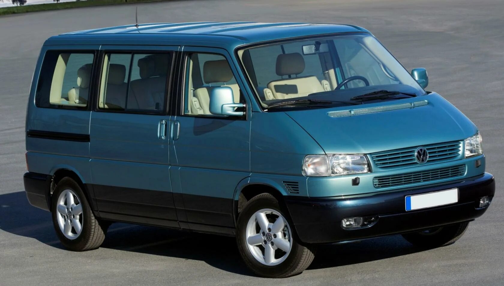 Фольксваген т4 москва. Volkswagen т4 Каравелла. Фольксваген Caravelle т4. VW Transporter t4 минивэн. Фольксваген Транспортер т4 Каравелла.