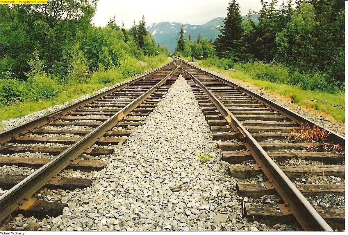 Покилометровый запас рельсов. Оценка железнодорожных путей. Натяжитель рельсовых плетей th70vl. Шпалы непропитанные для железных дорог 1 тип. Железная дорога рельсы шпалы.