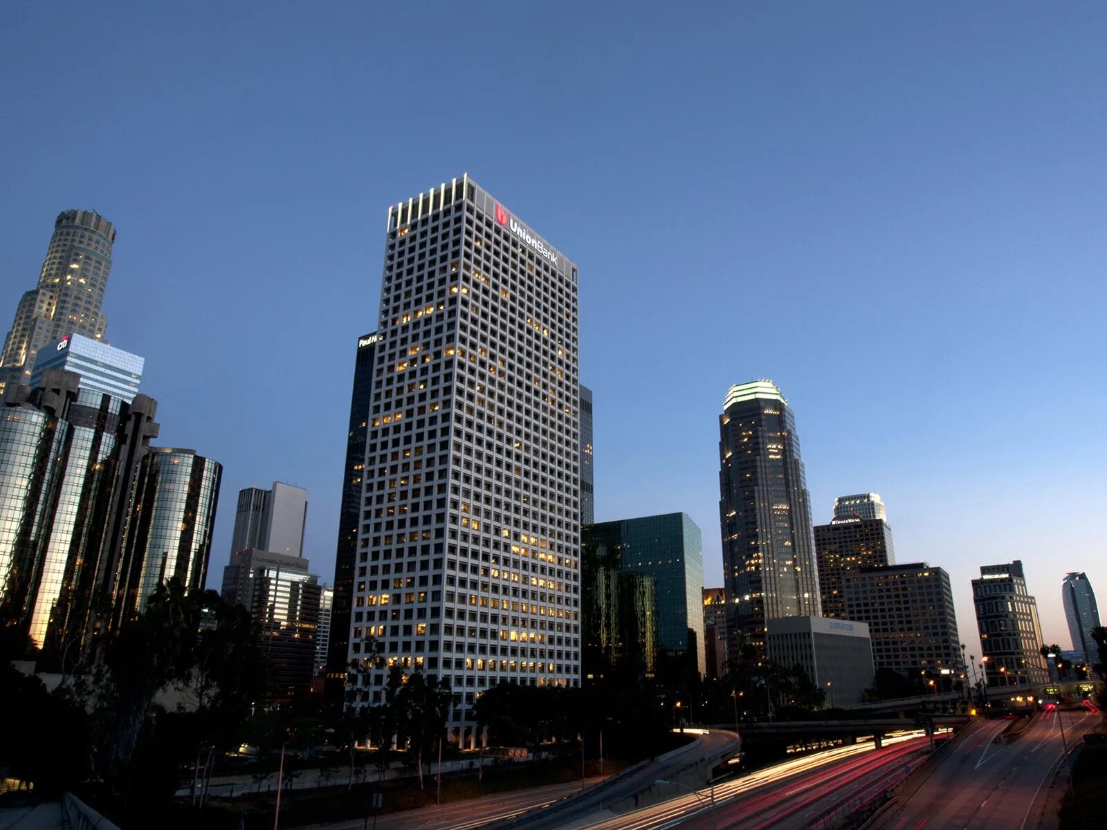 Los angeles world. Лос анджелес колумбия. Лос-анджелес, штат калифорния, сша. Лос анджелес даунтаун. Los angeles world.