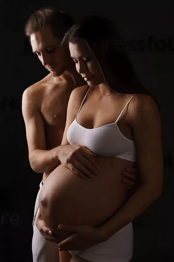 Измена беременных женщин. Муж в белье жены русское