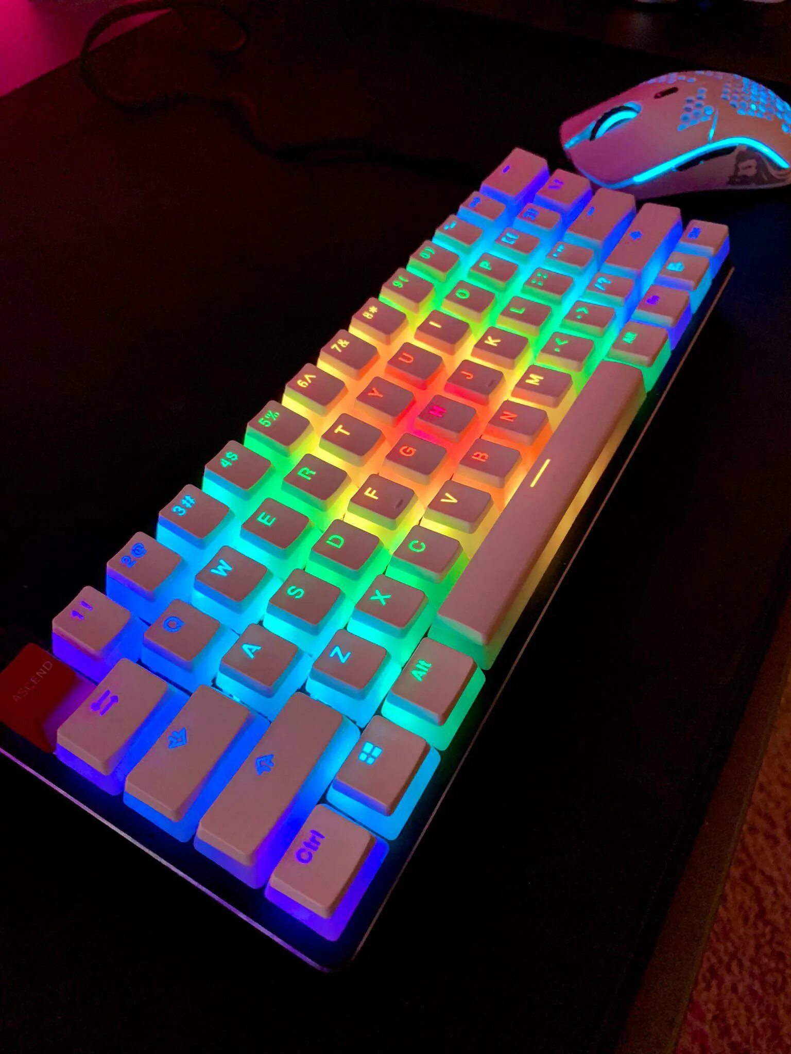 Pudding keycaps. White pudding keycaps. anne pro pudding keycaps. pudding keycaps в темноте. t pudding backlit keycaps.