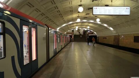 Метро ленина