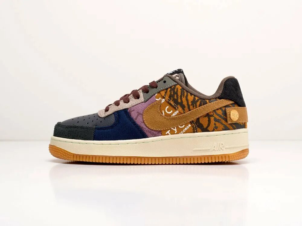 Nike dunk travis scott. Найк travis scott jordan. Nike трэвис скотт. Nike sb dunk low x travis scott. Nike air force 1 low travis scott.