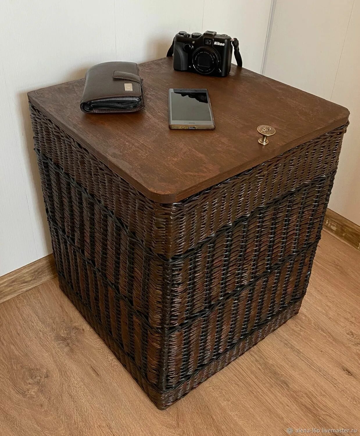 Деревянный ящик для белья. Придиванный столик ikea хол 701. Тумба короб. Корзина для белья в ванную из дерева. Табурет бокс из сосны м91-18.