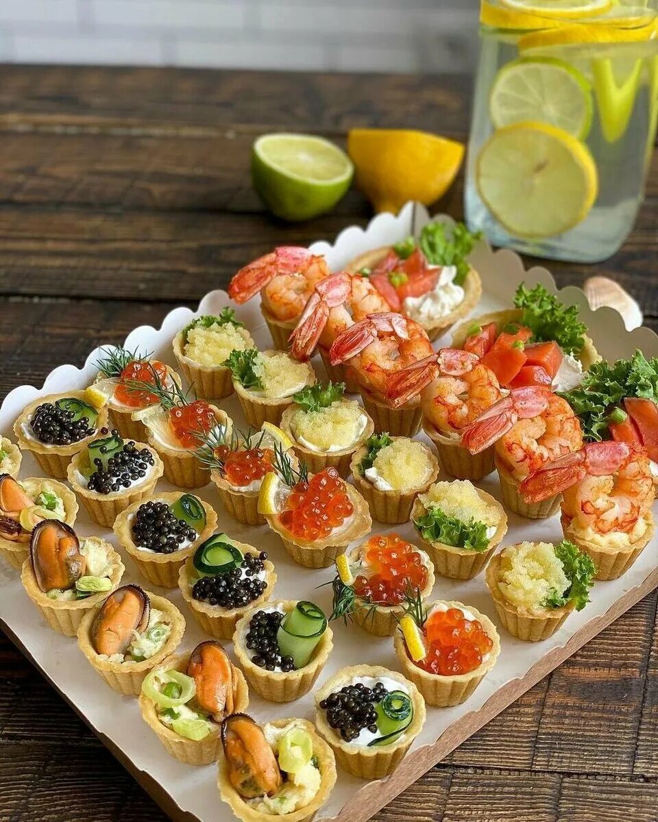 Закуски на праздничный стол. Красивые и простые закуски. Быстрые закуски. Закуска на праздничный стол простые и вкусные. Закуски на день рождения.