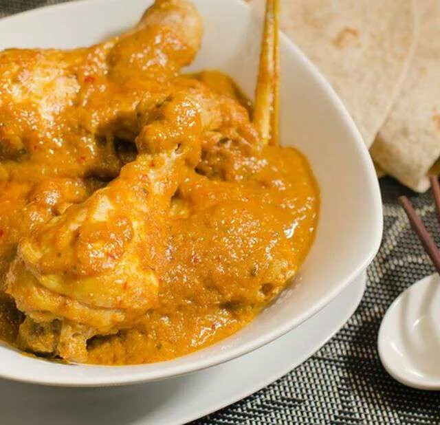 Куриные ножки карри. Цыпленок голени карри. куриные ножки в соусе карри. курица в тесте карри.