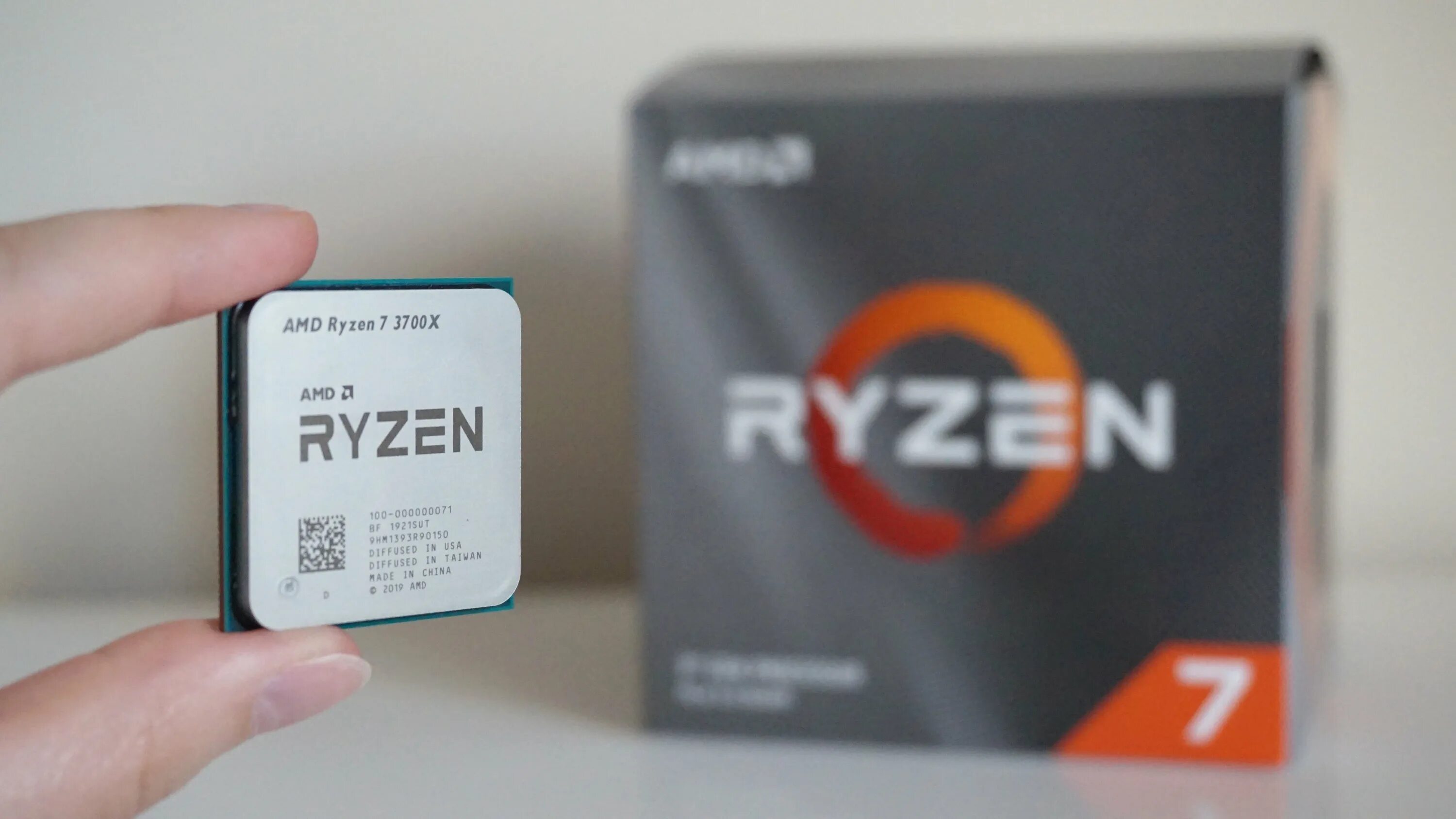 Amd ryzen 7 3700x купить. Процессор AMD Ryzen 3700x. Ryzen 7 3700x. Процессор AMD Ryzen 7 3700x Box. Процессор AMD Ryzen 7 Pro 3700.