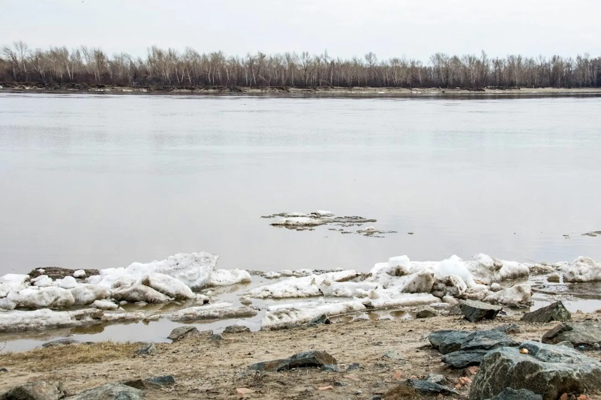 Уровень воды в реке обь город новосибирск. Барнаул река Обь ледоход. Ледоход Барнаул. Ледоход Обь Барнаул. Ледоход в Барнауле 2022.