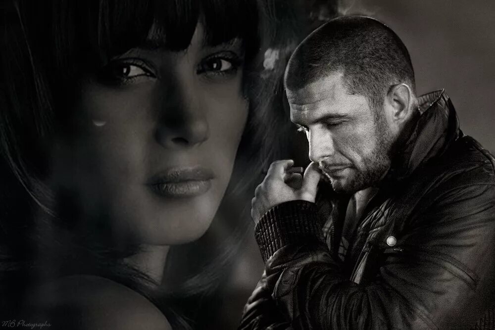 женщина бежит навстречу мужчине. парень и девушка кружатся. жить в двух шагах. песня двух шагах от любви. два шага до мечты.