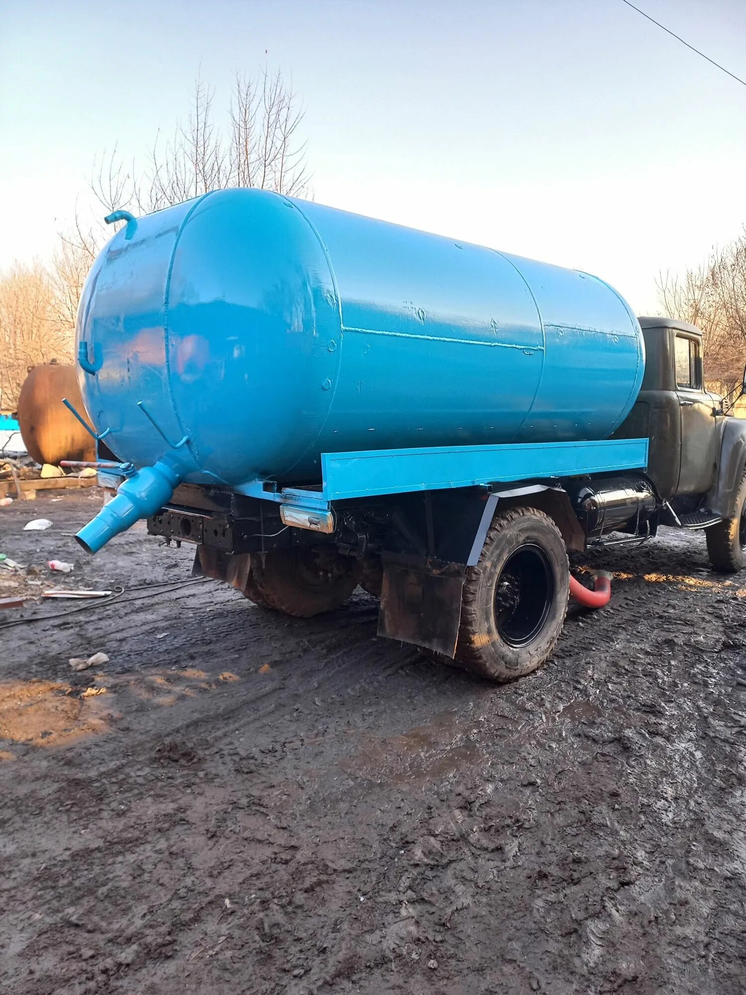 Газ 3307 ассенизатор 4. Откачка септиков кубов. Газ 3307 ассенизатор. Ас машина газ 3307. Газ 3309 ассенизатор.