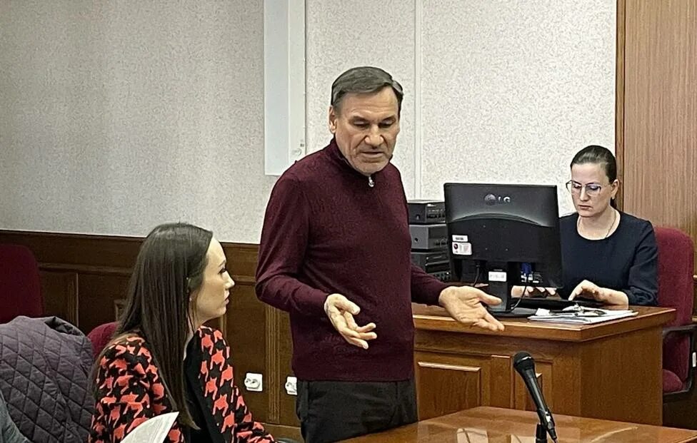 Гайсин малик последние новости. Гайсин малик фавзавиевич. уралбиофарм малик гайсин. ген директор. малик гайсин дети.