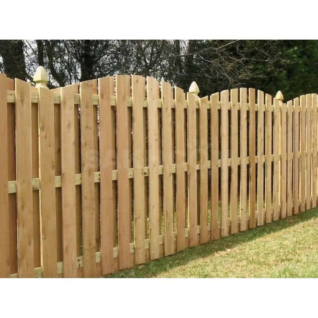 Забор плетень штакетник. Деревянный забор для дачи. Забор из штакетника деревянного. Забор штакетник деревянный.