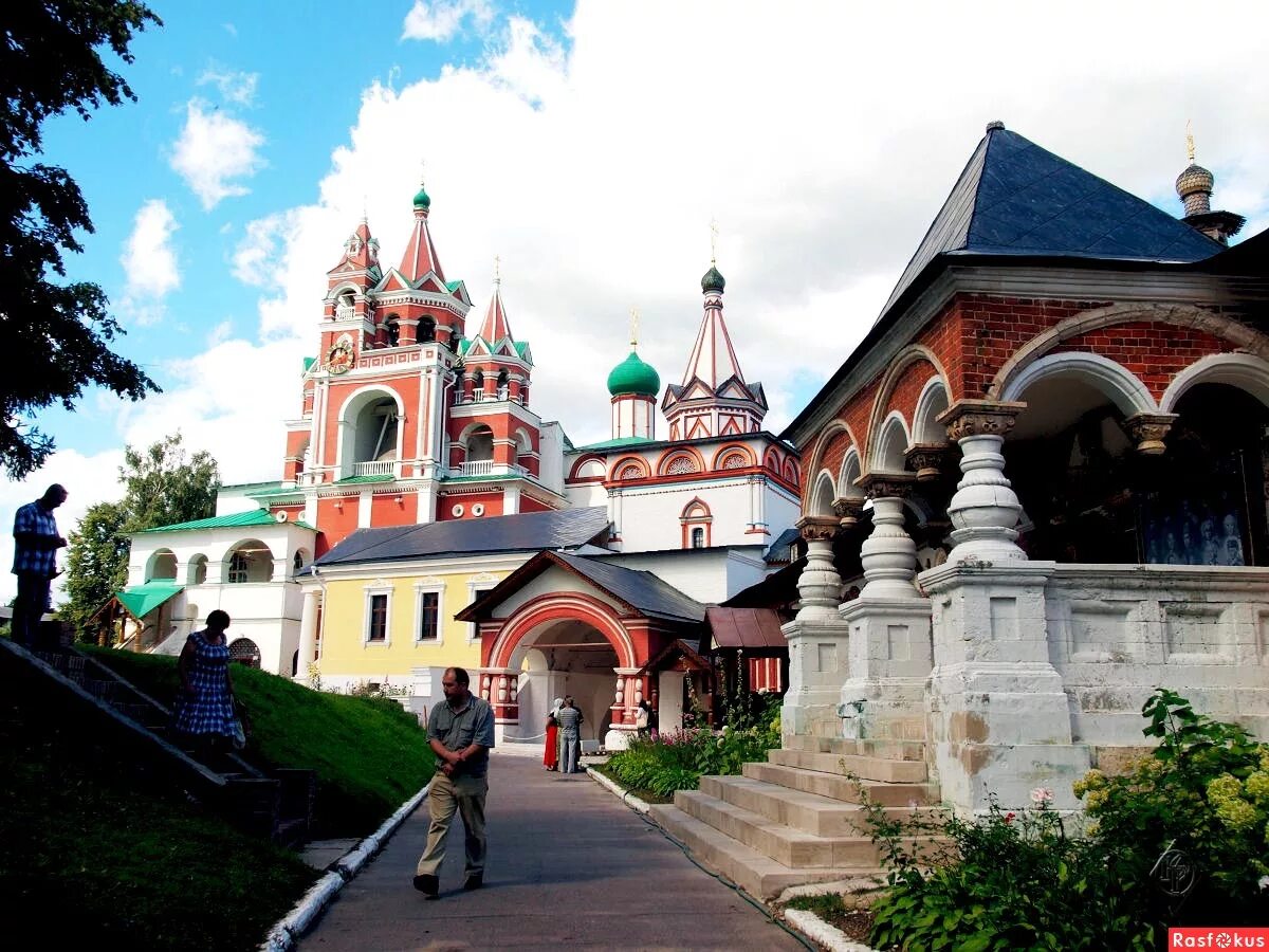 саввино сторожевский монастырь часы работы. савва сторожевский монастырь. саввино-сторожевский монастырь звенигород. саввино сторожевский монастырь часы работы. звонница саввино-сторожевского монастыря.