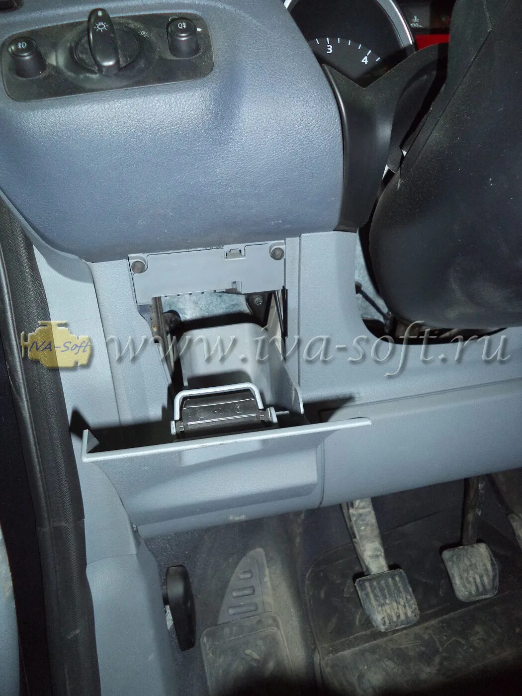 диагностический разъем форд фокус 3. форд фокус 1 диагностический разъем расположение. форд транзит obd2 разъем. форд фокус 2 obd разъём.