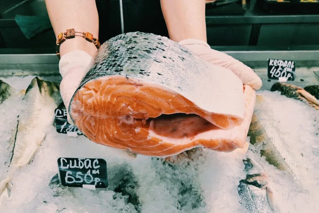 рыбные рядом. рыбный рынок россия. рыбные рядом. рыба на рынке. рыба в ассортименте.