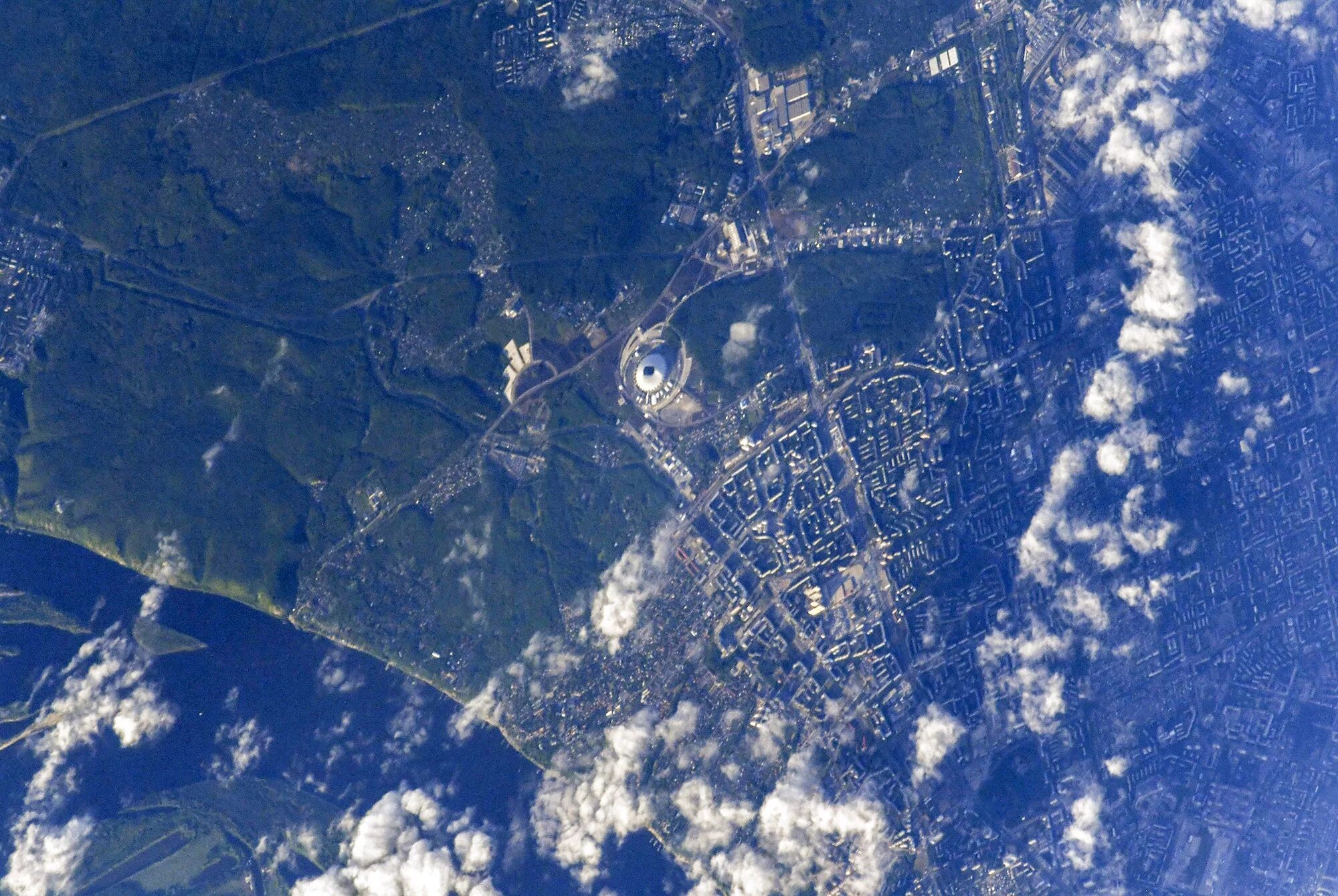 Фото со спутника в реальном времени. Самара с МКС. Самара из космоса. Снимок Самары из космоса. Ночная Самара со спутника.