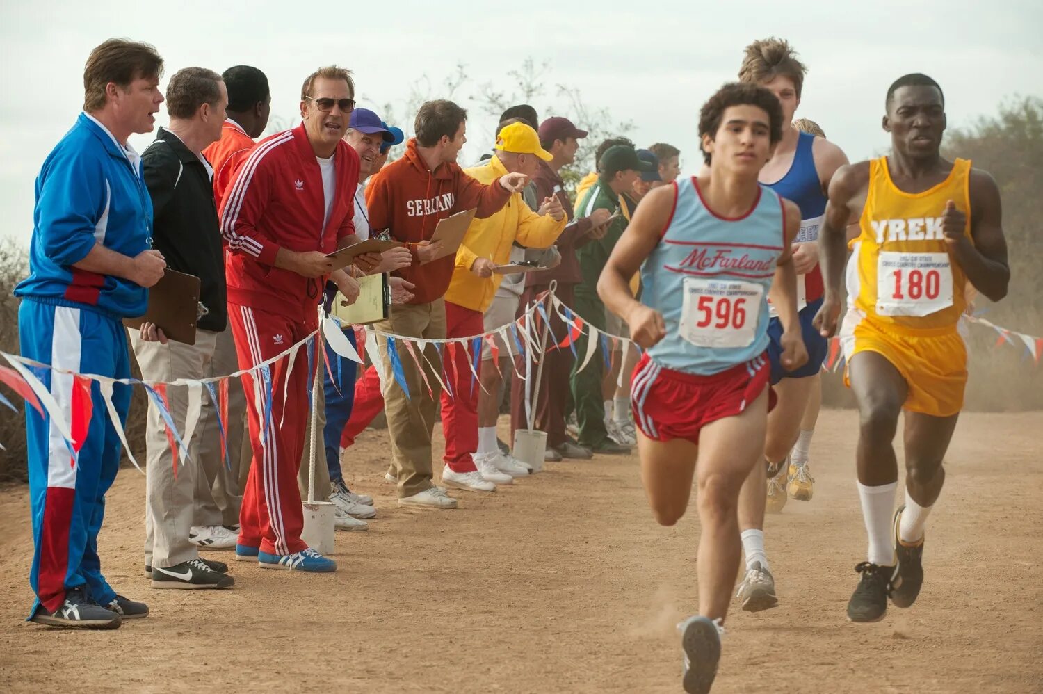 Лучший тренер 2015. Тренер/MCFARLAND USA (2015). Кевин Костнер тренер. Тренер макфарланд. Тренер (MCFARLAND, USA, 2014.