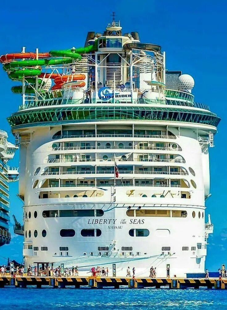 The better seas. Роял карибиан корабль. liberty of the seas лайнер. роял карибиан круизы. лайнер royal caribbean.